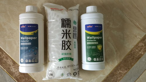 看到老師傅施工,問清楚才知道冬天貼墻紙這樣是專業(yè)